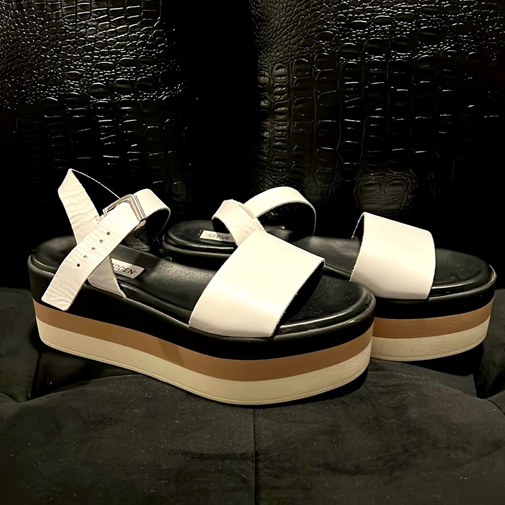 Size 8 Steve Madden Platform Sandal